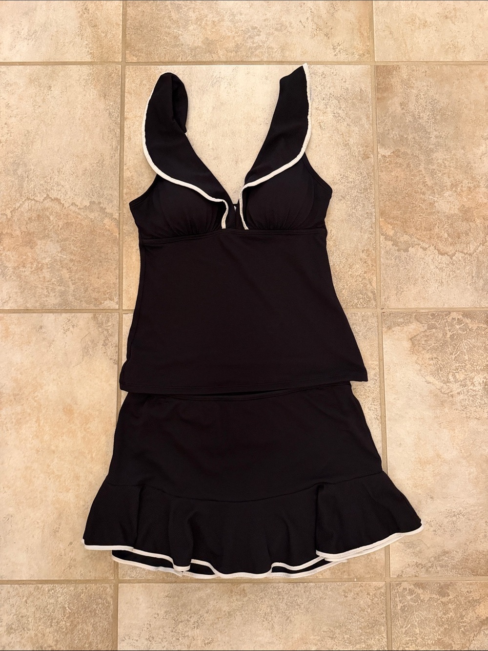 Tommy Bahama Black Ruffle-Trim Tankini Set - Women's Swim Top and Skirt Small